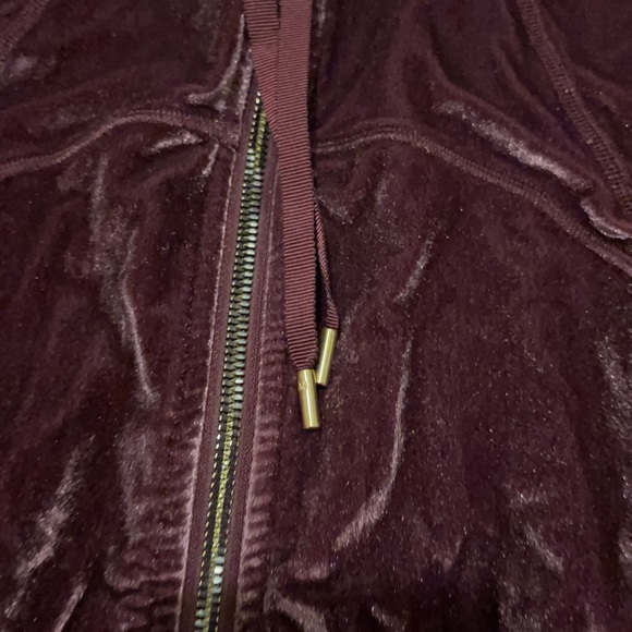 Lululemon garnet define hooded jacket *velvet,sold out* - Picture 3 of 8